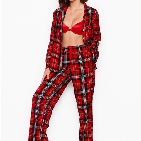 NWT VICTORIA SECRET Christmas PAJAMA Set - Picture 1 of 9
